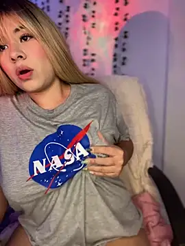 Snapshot of Grecia_21 chatting on December 2024 05:51:01 PM Grecia 21 online show from December 2024 05:51:01 PM