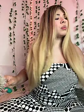 Snapshot of Grecia_21 chatting on February 2025 08:37:01 PM Grecia 21 online show from February 2025 08:37:01 PM