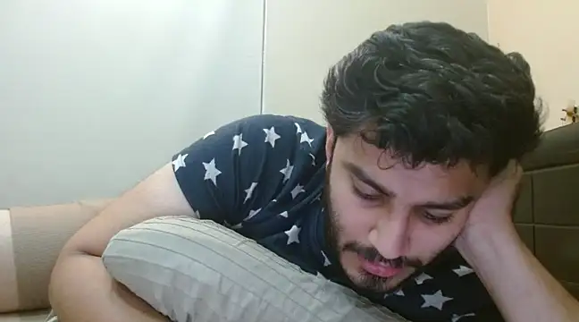 Snapshot of robintoit chatting on December 2024 02:49:02 AM robintoit online show from December 2024 02:49:02 AM