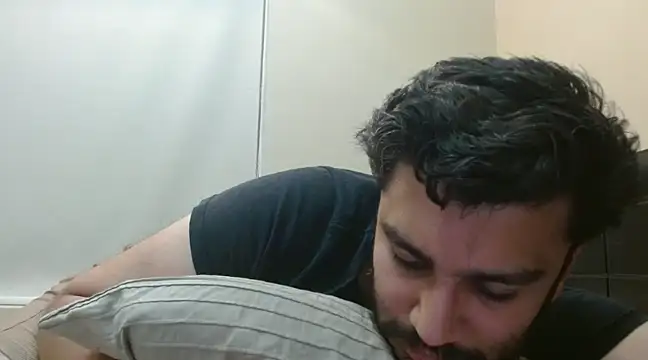 Snapshot of robintoit chatting on January 2025 06:35:01 PM robintoit online show from January 2025 06:35:01 PM