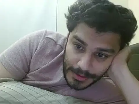 Snapshot of robintoit chatting on January 2025 01:06:01 AM robintoit online show from January 2025 01:06:01 AM