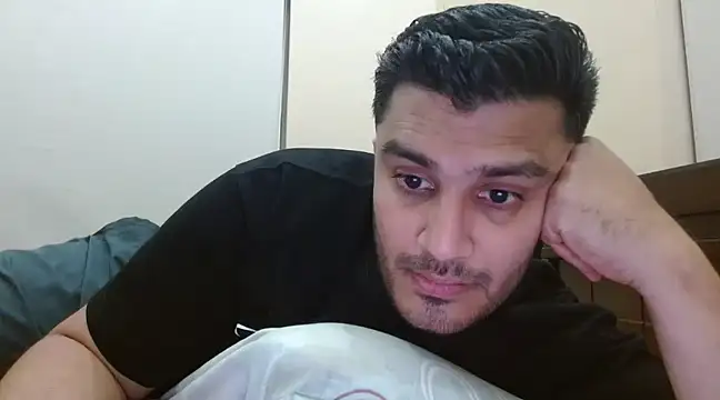 Snapshot of robintoit chatting on March 2025 05:00:02 PM robintoit online show from March 2025 05:00:02 PM