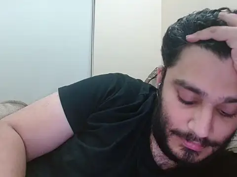 Snapshot of robintoit chatting on October 2025 07:34:02 PM robintoit online show from October 2025 07:34:02 PM