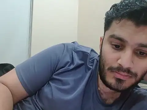 Snapshot of robintoit chatting on October 2025 03:57:02 PM robintoit online show from October 2025 03:57:02 PM