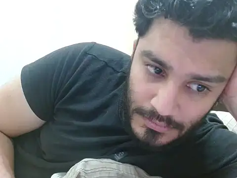 Snapshot of robintoit chatting on November 2025 03:01:02 AM robintoit online show from November 2025 03:01:02 AM