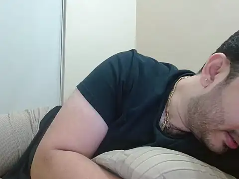 Snapshot of robintoit chatting on November 2025 04:49:01 PM robintoit online show from November 2025 04:49:01 PM