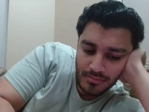 Snapshot of robintoit chatting on November 2025 03:08:02 AM robintoit online show from November 2025 03:08:02 AM