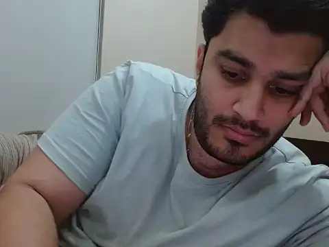 Snapshot of robintoit chatting on November 2025 03:14:02 PM robintoit online show from November 2025 03:14:02 PM