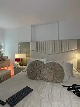  laura 02 online show from February 2026 10:15:01 PM