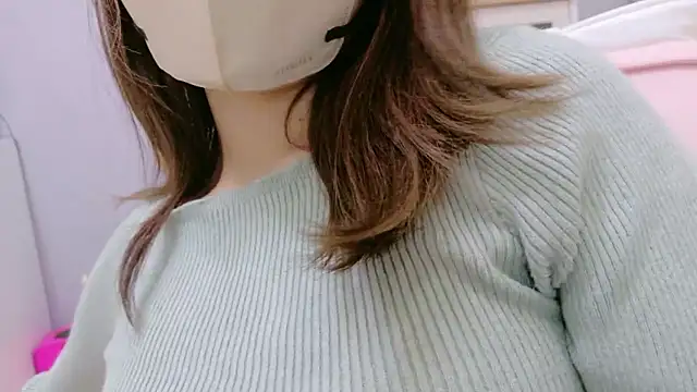 Yui-Ch online show from September 2025 12:32:02 PM