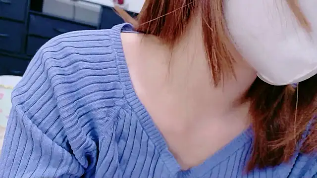 Yui-Ch online show from May 2026 12:11:01 PM