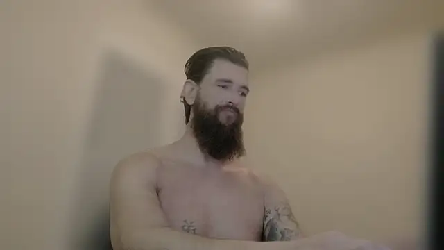 Snapshot of Armyexhibitionistvet chatting on November 2025 04:04:01 AM Armyexhibitionistvet online show from November 2025 04:04:01 AM