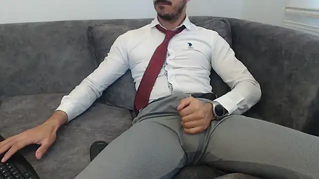 Naughtb0y online show from May 2026 11:27:01 AM