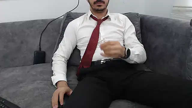 Naughtb0y online show from May 2026 01:06:01 PM