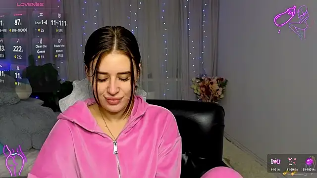 Milkissss online show from October 2025 07:54:01 PM