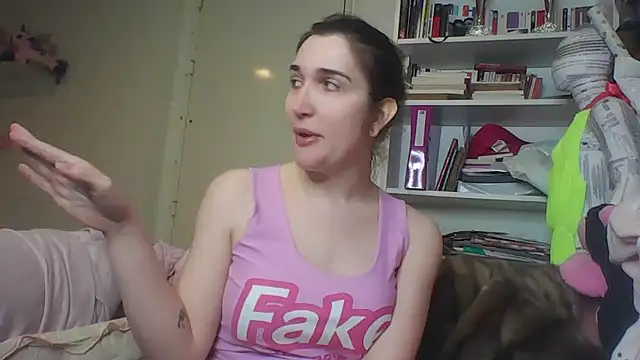 Snapshot of Icy__Diamond chatting on November 2025 04:38:01 PM Icy Diamond online show from November 2025 04:38:01 PM