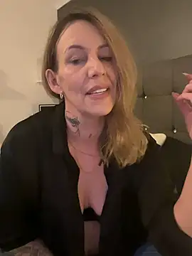 blondebitch2 online show from February 2025 07:09:01 PM
