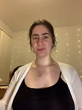 INELIKA online show from April 2026 10:32:01 PM