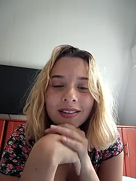 Snapshot of Sophy_Bunny chatting on September 2025 05:27:02 PM Sophy Bunny online show from September 2025 05:27:02 PM