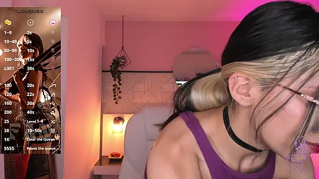 Violetta Nur online show from December 2024 04:52:01 AM