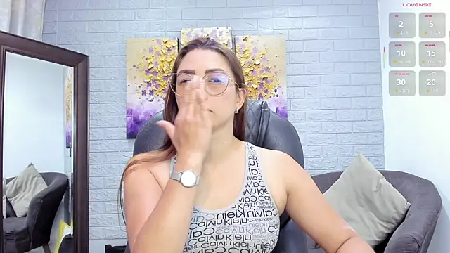  LaraMom  online show from January 2026 08:00:02 PM