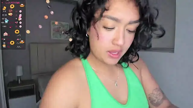 ema saenz online show from December 2024 06:49:01 PM