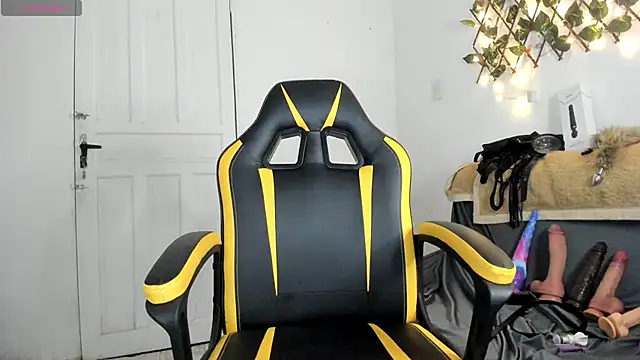 Chica hot dirty online show from February 2025 02:05:02 AM