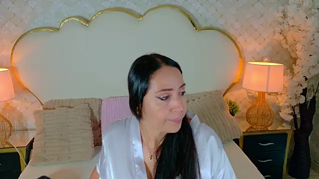 MayraVegas online show from July 2026 02:03:02 PM