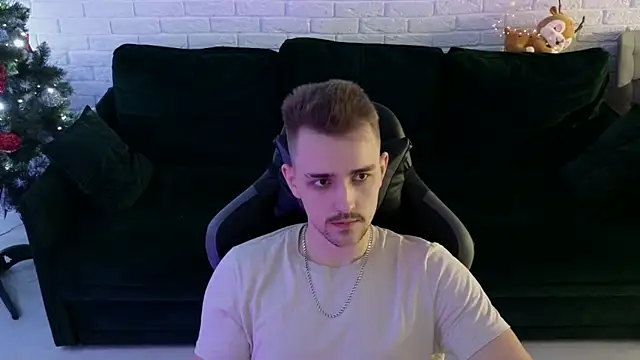 Snapshot of Larstar01 chatting on January 2025 03:14:01 AM Larstar01 online show from January 2025 03:14:01 AM