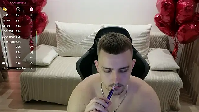 Snapshot of Larstar01 chatting on November 2025 11:51:01 PM Larstar01 online show from November 2025 11:51:01 PM