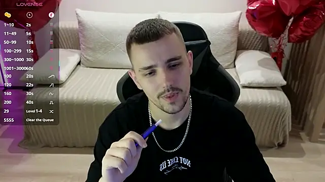 Snapshot of Larstar01 chatting on November 2025 09:08:01 PM Larstar01 online show from November 2025 09:08:01 PM