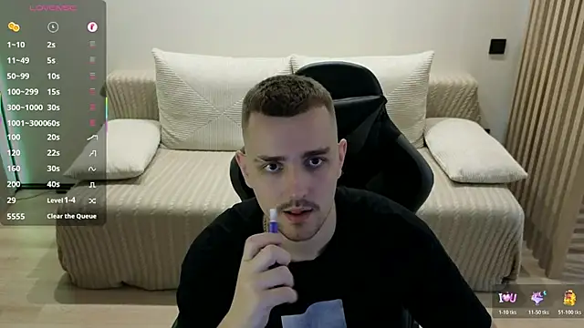 Snapshot of Larstar01 chatting on November 2025 06:53:02 PM Larstar01 online show from November 2025 06:53:02 PM