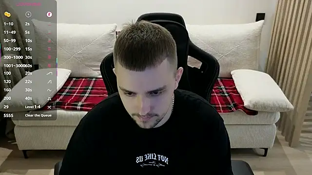 Snapshot of Larstar01 chatting on February 2026 04:43:01 PM Larstar01 online show from February 2026 04:43:01 PM