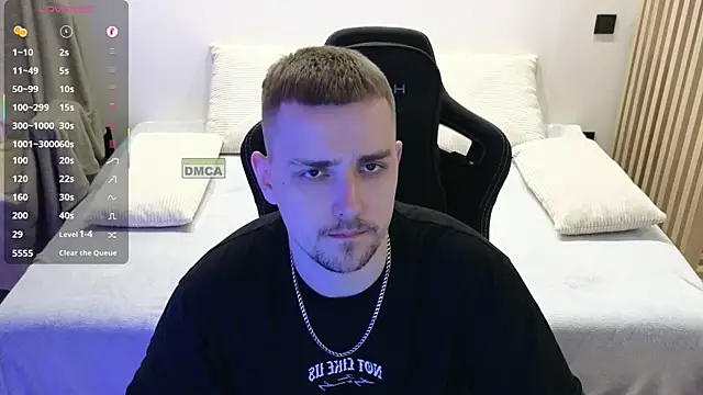 Larstar01 online show from April 2026 09:59:01 PM