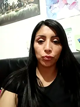 Snapshot of tiffani__love chatting on December 2025 03:13:01 AM tiffani love online show from December 2025 03:13:01 AM