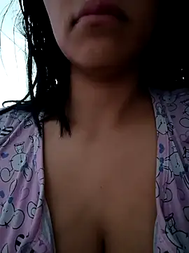 Snapshot of tiffani__love chatting on February 2026 03:31:01 PM tiffani love online show from February 2026 03:31:01 PM