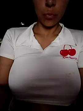 Snapshot of tiffani__love chatting on February 2026 06:54:01 AM tiffani love online show from February 2026 06:54:01 AM