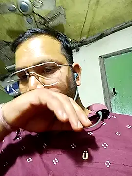 DeepakXxxR86 online show from February 2026 02:37:02 PM