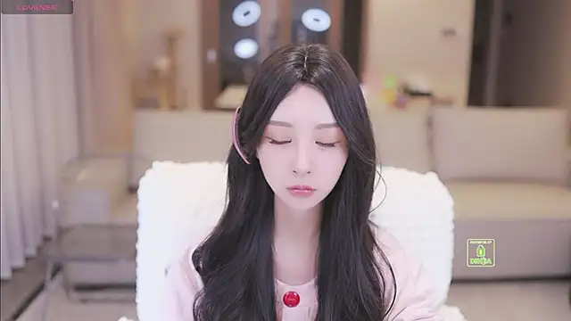 Snapshot of JayPope chatting on October 2025 02:14:02 PM JayPope online show from October 2025 02:14:02 PM