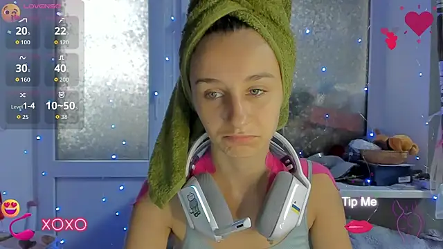 Snapshot of _Nika_Kik chatting on September 2025 03:22:02 PM Nika Kik online show from September 2025 03:22:02 PM