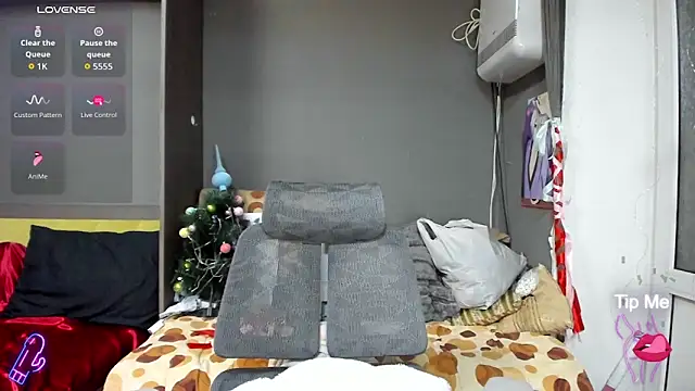 Snapshot of _Nika_Kik chatting on December 2025 04:37:02 PM Nika Kik online show from December 2025 04:37:02 PM