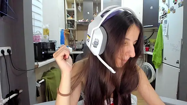 Snapshot of _Nika_Kik chatting on February 2026 07:18:01 PM Nika Kik online show from February 2026 07:18:01 PM