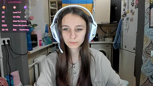 Snapshot of _Nika_Kik chatting on May 2026 06:37:01 PM Nika Kik online show from May 2026 06:37:01 PM