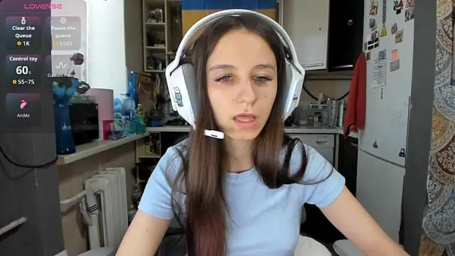 Snapshot of _Nika_Kik chatting on May 2026 03:31:02 PM Nika Kik online show from May 2026 03:31:02 PM