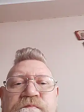 Snapshot of Pol1074 chatting on April 2026 09:16:01 AM Pol1074 online show from April 2026 09:16:01 AM