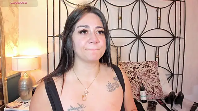 Snapshot of nahomi_sweett chatting on September 2025 10:59:02 AM nahomi sweett online show from September 2025 10:59:02 AM