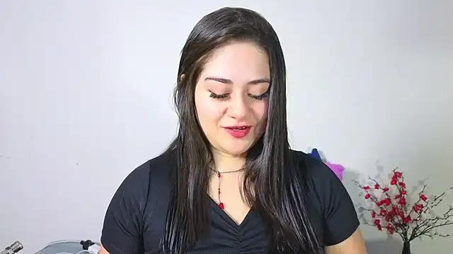 nahomi sweett online show from May 2026 10:43:02 AM