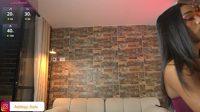 Snapshot of Ashleey_Fox chatting on November 2025 01:37:02 AM Ashleey Fox online show from November 2025 01:37:02 AM