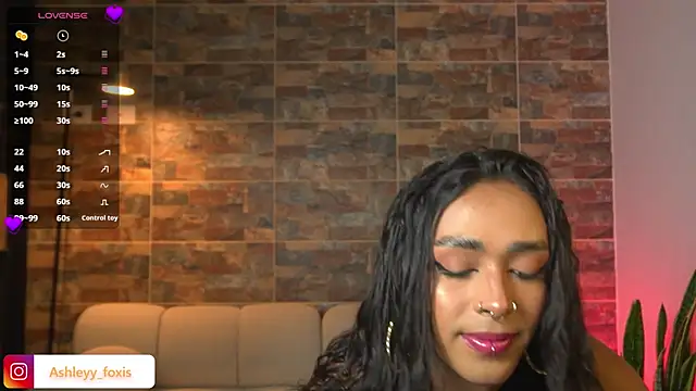 Snapshot of Ashleey_Fox chatting on December 2025 02:06:02 AM Ashleey Fox online show from December 2025 02:06:02 AM