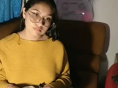 Snapshot of Caroll_Luna chatting on December 2024 04:45:01 AM Caroll Luna online show from December 2024 04:45:01 AM